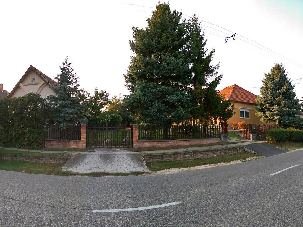 Natura Vendégház Pazmand Kültér fotó
